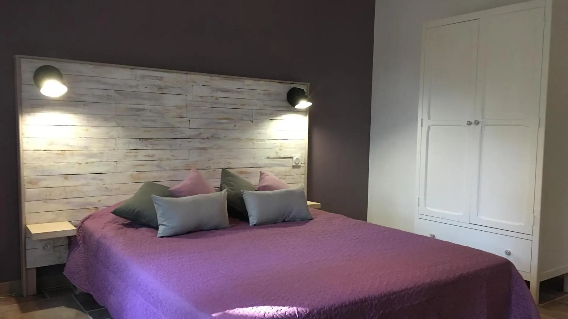 Bed and Breakfast Mas De La Pinede Ex-Les Arbousiers Bollène Frankreich