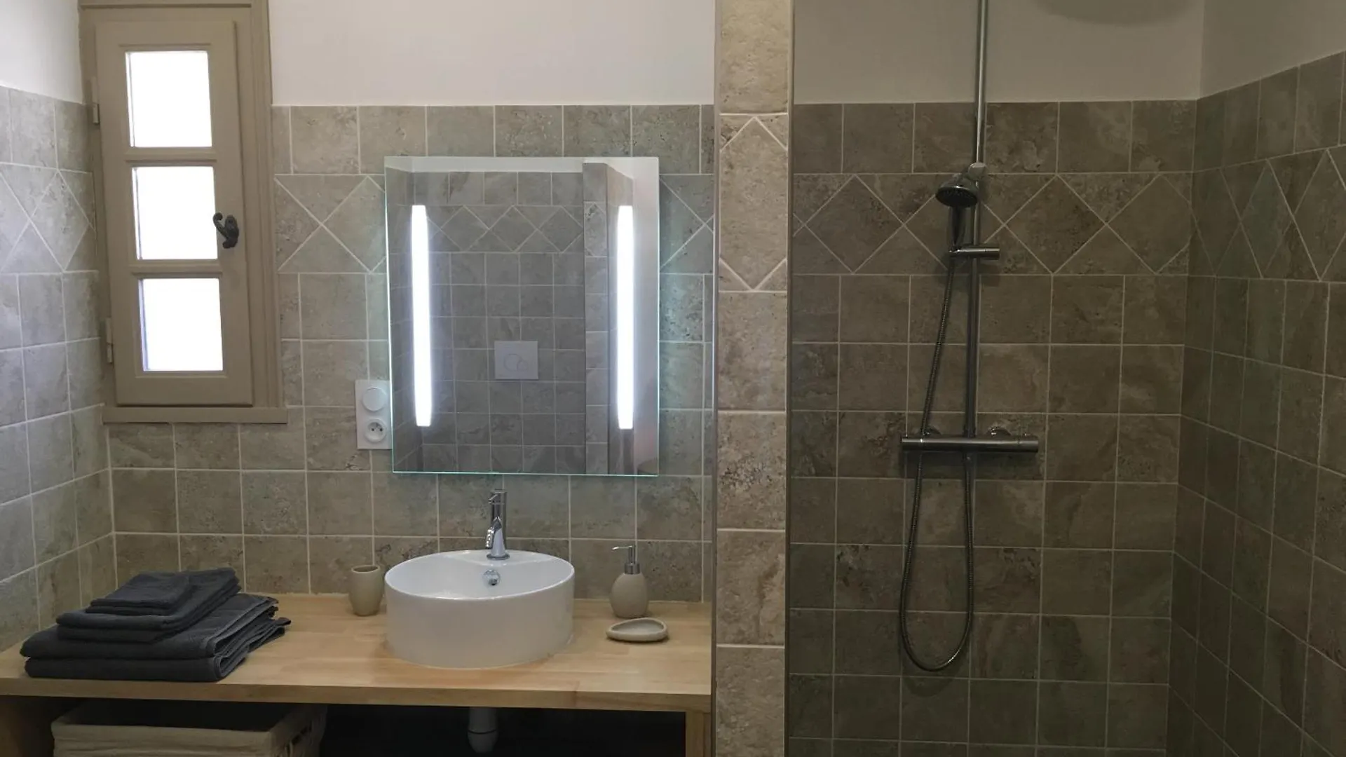 Mas De La Pinede Ex-Les Arbousiers Bed & Breakfast Bollene 0*,