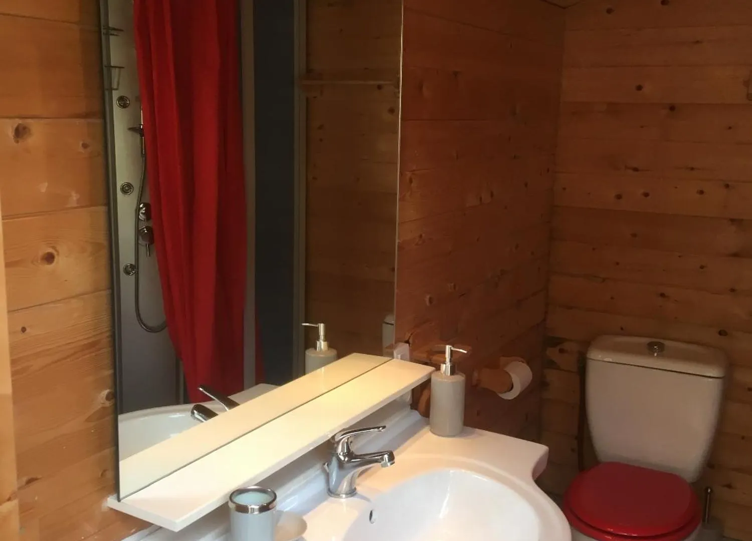 Mas De La Pinede Ex-Les Arbousiers Bed & Breakfast Bollene