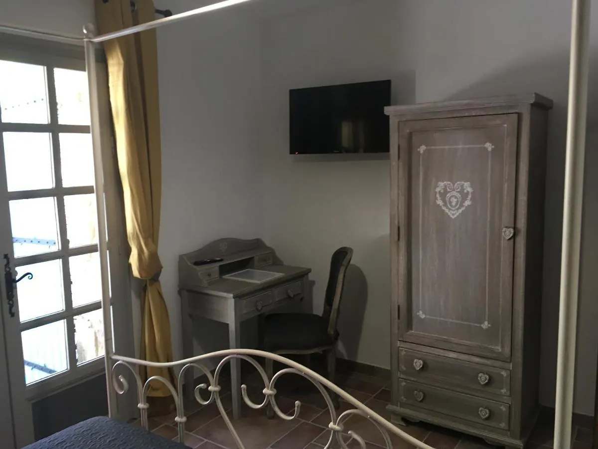 Mas De La Pinede Ex-Les Arbousiers Bed & Breakfast Bollene